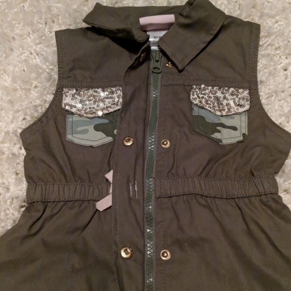 Girls camo detail vest - Picture 3 of 4